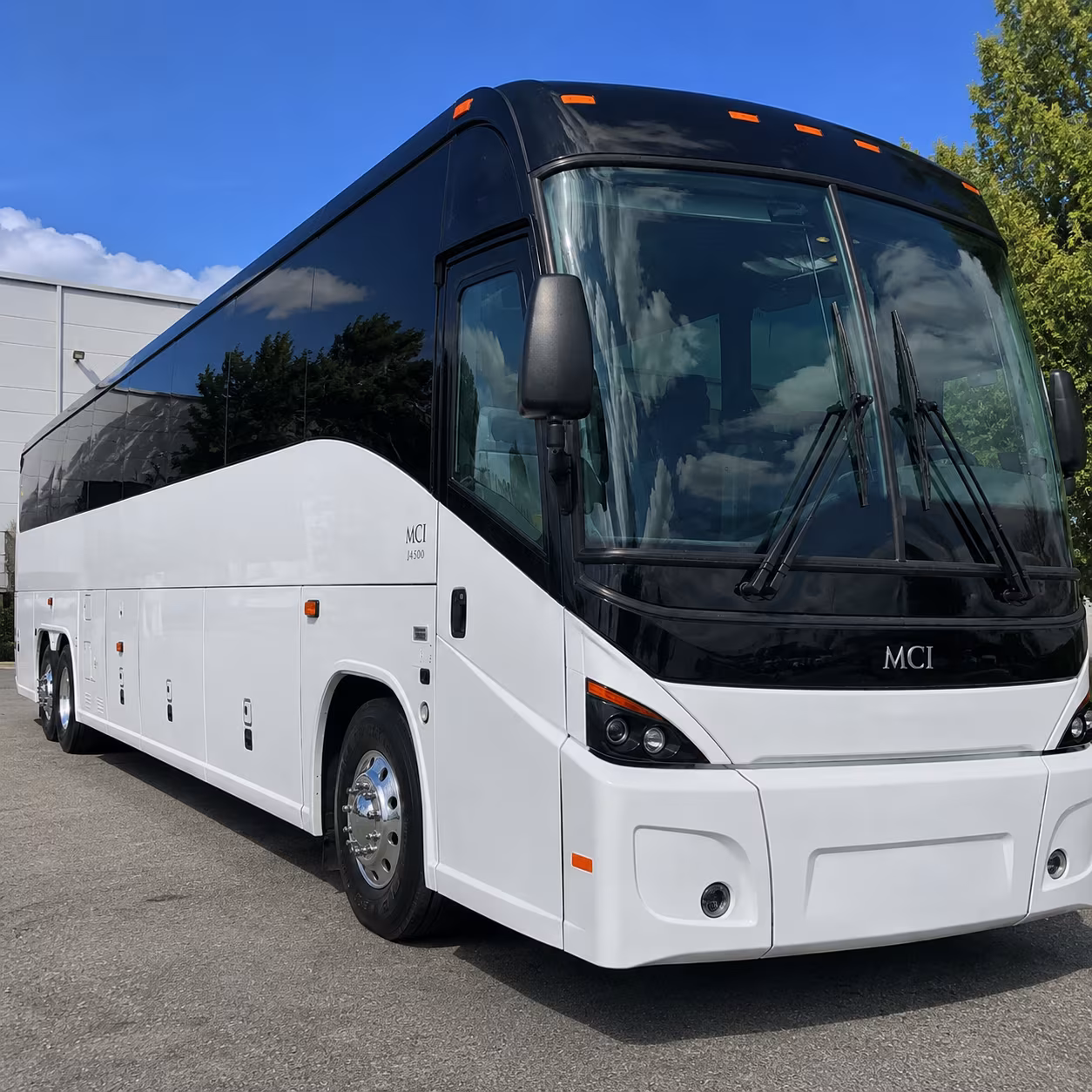 john wayne airport sna shuttle buses newport beach s closest terminal